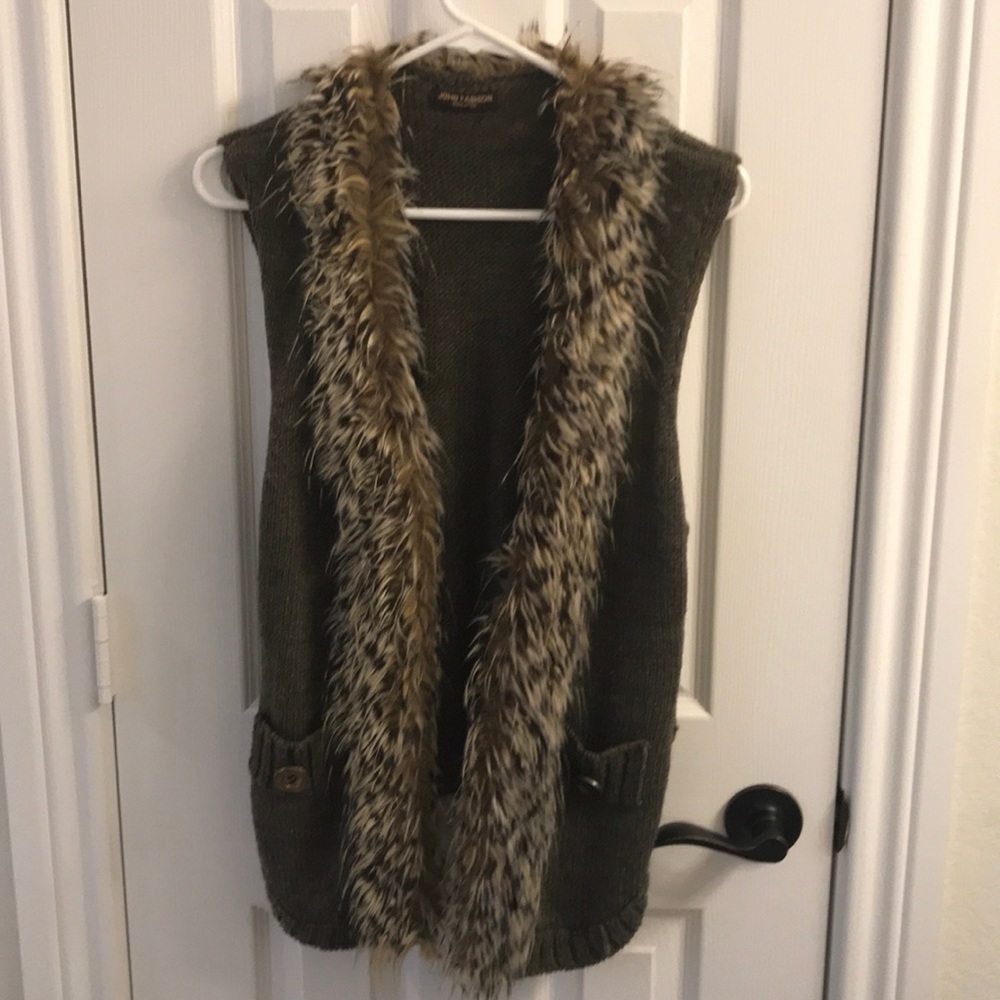 John Fashion Sweater vest with fo fur accent